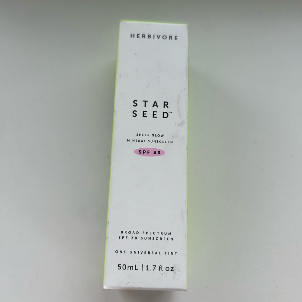 Herbivore Botanicals Star Seed Sheer Glow Mineral Sunscreen - White and Pink